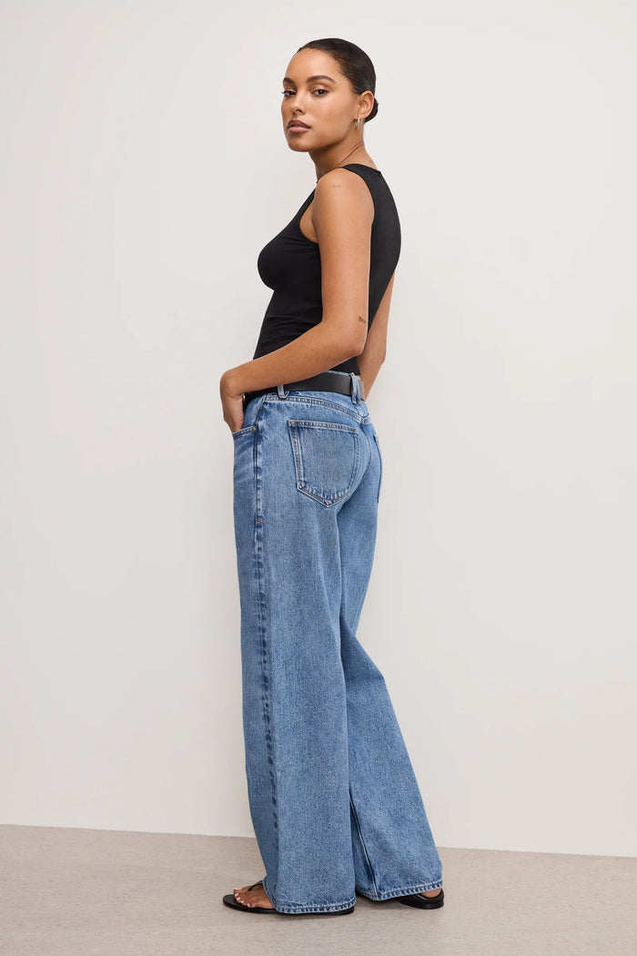 Good American GOOD STANDARD BAGGY JEANS INDIGO893