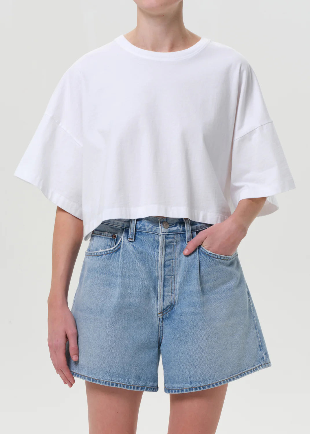 Agolde ARLI OVERSIZED CROPPED TEE IN white