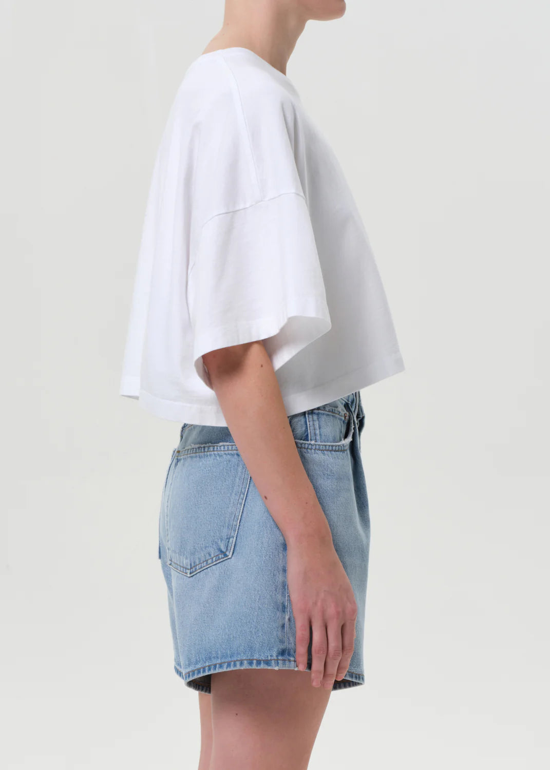 Agolde ARLI OVERSIZED CROPPED TEE IN white