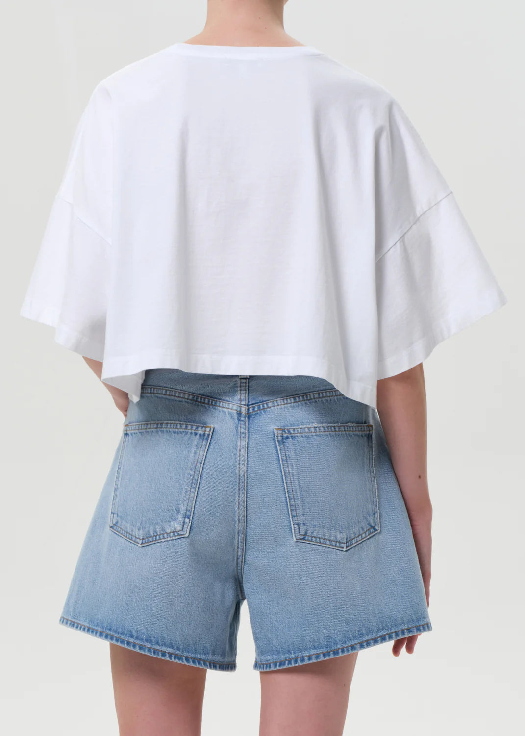 Agolde ARLI OVERSIZED CROPPED TEE IN white