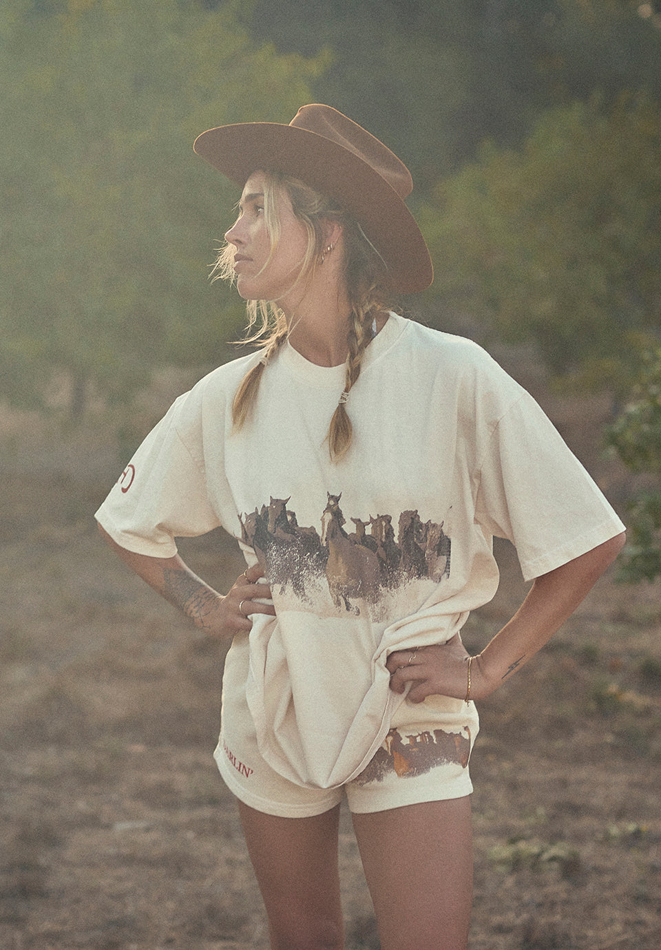 Darliin' WILD HORSE Short Sleeve - Creme