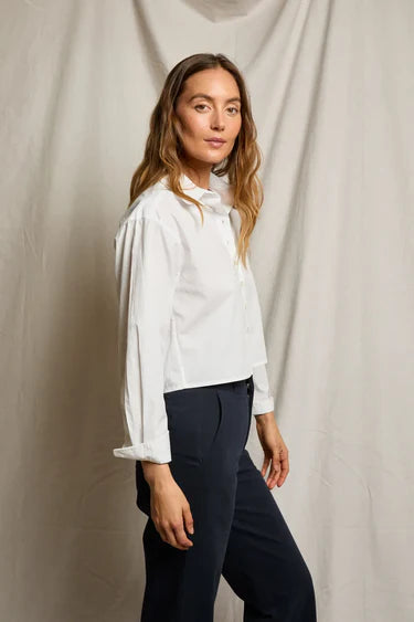 Perfectwhitetee naomi poplin long sleeve cropped button up Navy